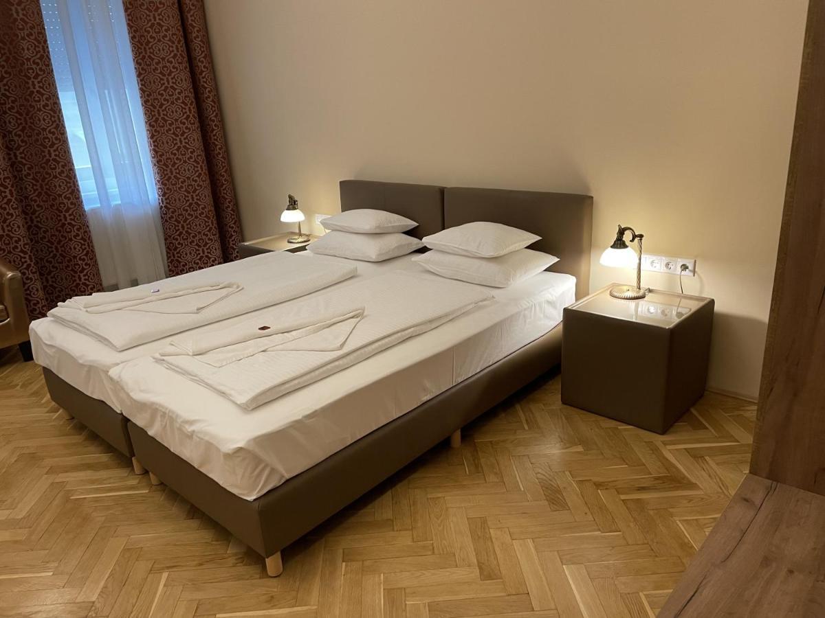 Dozsa Apartman Сегед Экстерьер фото