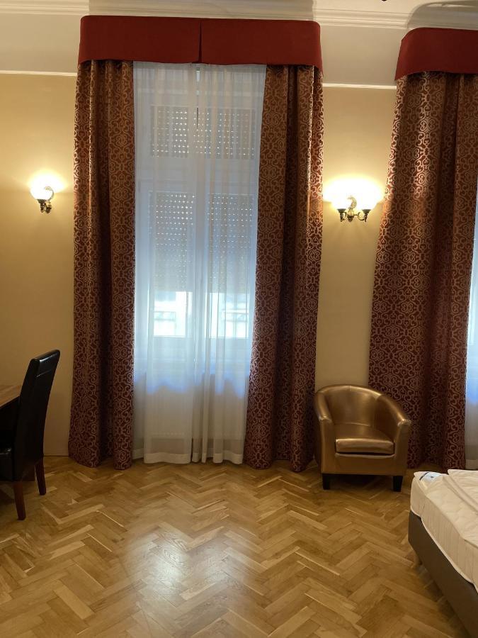 Апартаменты Dozsa Apartman Сегед Экстерьер фото