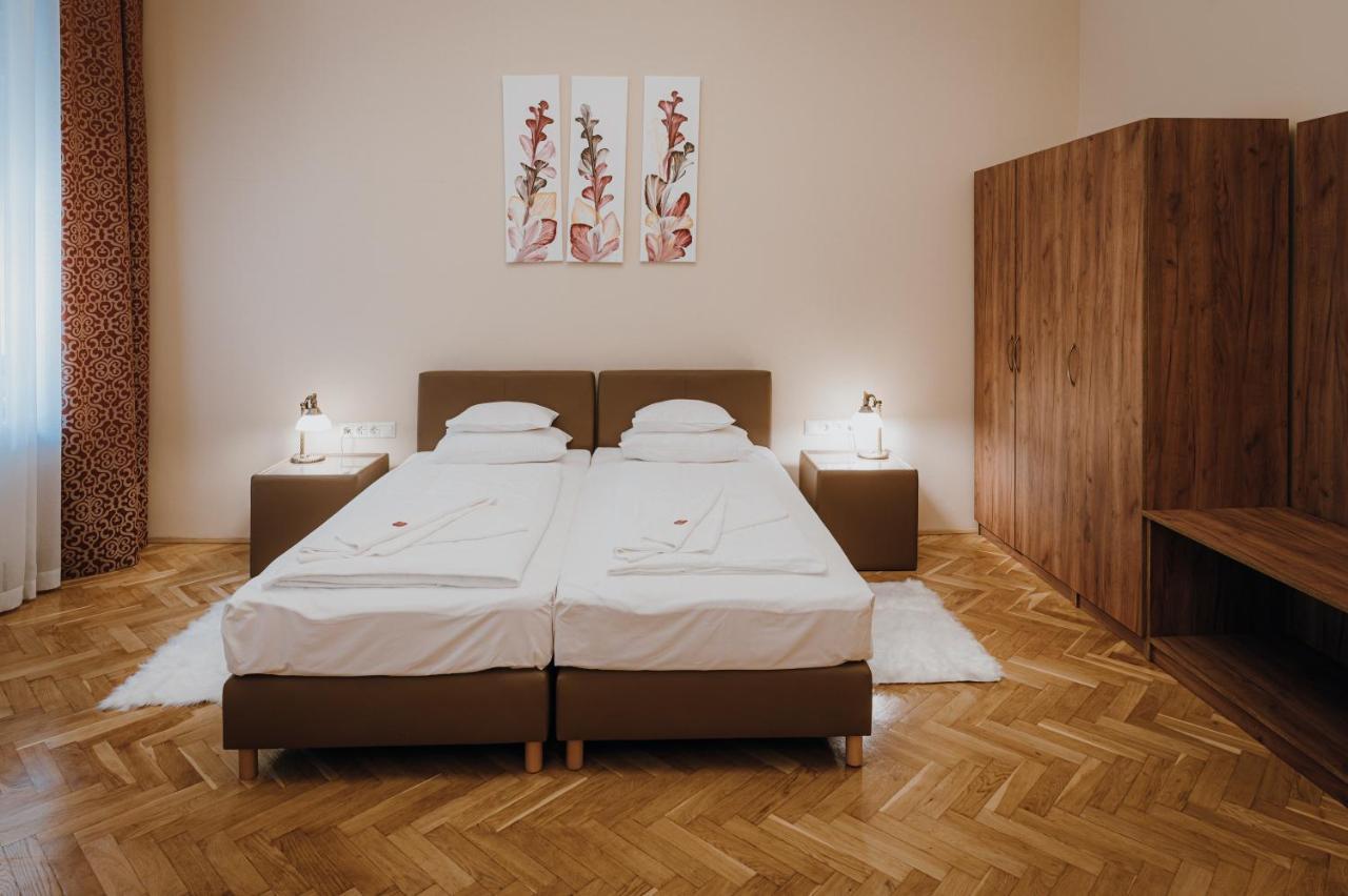 Dozsa Apartman Сегед Экстерьер фото